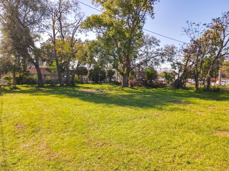 More Photos Of 707 S Orange Blossom Trl, Orlando Storefront For Sale