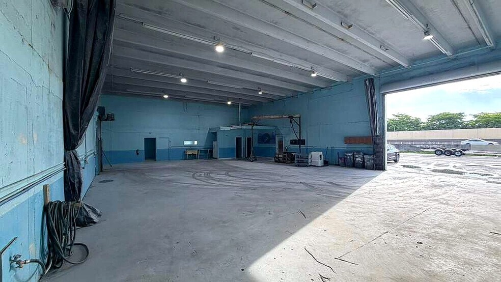 More Photos Of 13990 NW 6th Ct, Miami Warehouse For Lease