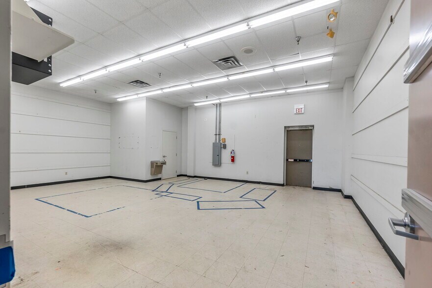 More Photos Of 1213 S Main St, Sikeston Unknown For Lease