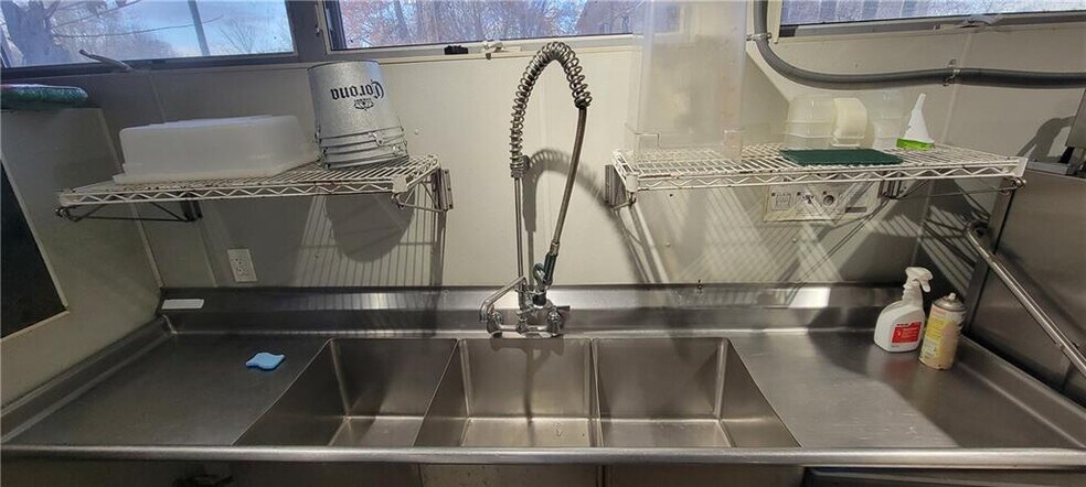 More Photos Of 13 Horseshoe Lake Rd, Kauneonga Lake Restaurant For Sale