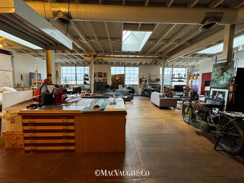 More Photos Of 188 N Holliston Ave, Pasadena Showroom For Sale