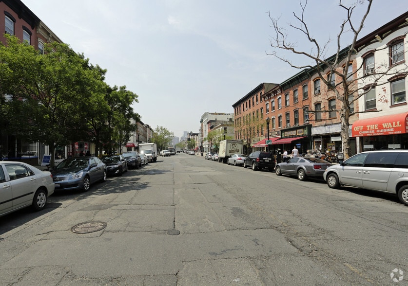 More Photos Of 605 Washington St, Hoboken Storefront For Lease