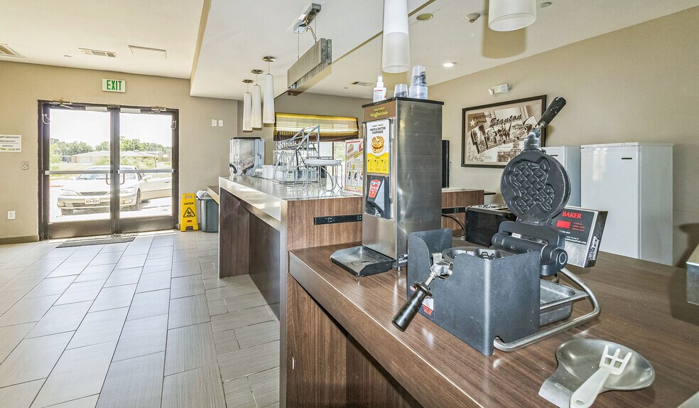 More Photos Of 3432 Interstate 20, Stanton Hotel For Sale