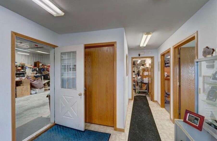 More Photos Of 1800 North St, Prairie Du Sac Flex For Sale