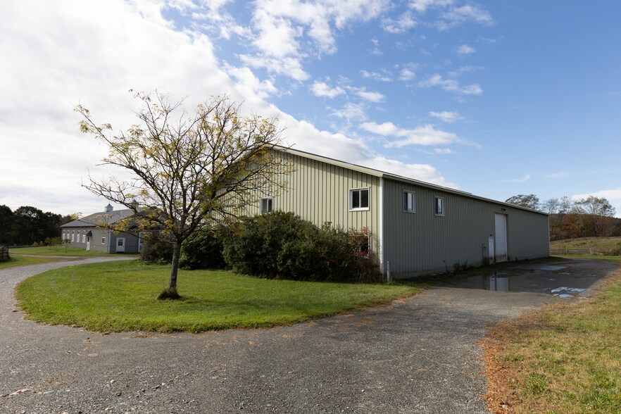 More Photos Of 4 Whitman Rd, Stephentown Sports And Entertainment For Sale