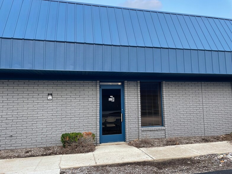 More Photos Of 1844-1858 Star Batt Dr, Rochester Hills Warehouse For Lease