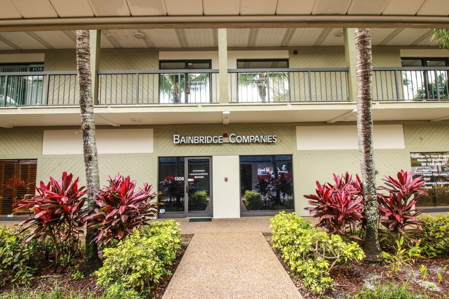 More Photos Of 12733-12795 W Forest Hill Blvd, Wellington Unknown For Lease