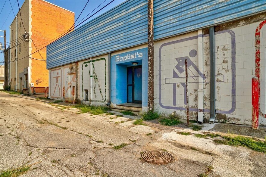 More Photos Of 211 E Main St, Shawnee Storefront For Sale