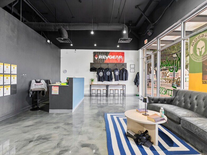 More Photos Of 5805 Saintsbury Dr, The Colony Apartments For Lease