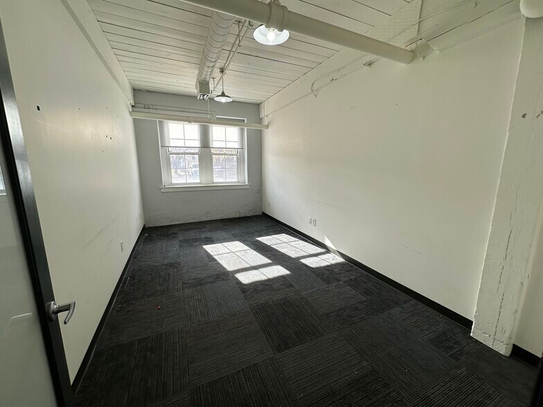 More Photos Of 710 Wheatland St, Phoenixville Office For Lease