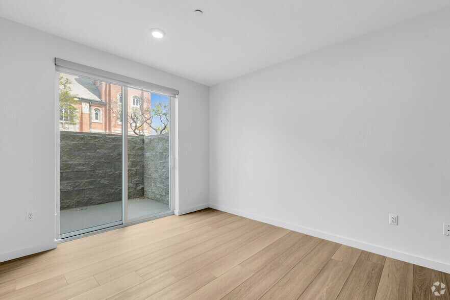 More Photos Of 1759 N Gower St, Los Angeles Apartments For Sale