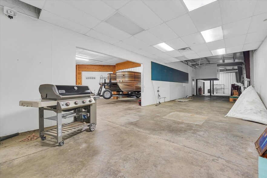 More Photos Of Highway 58, Medicine Park Supermarket For Sale