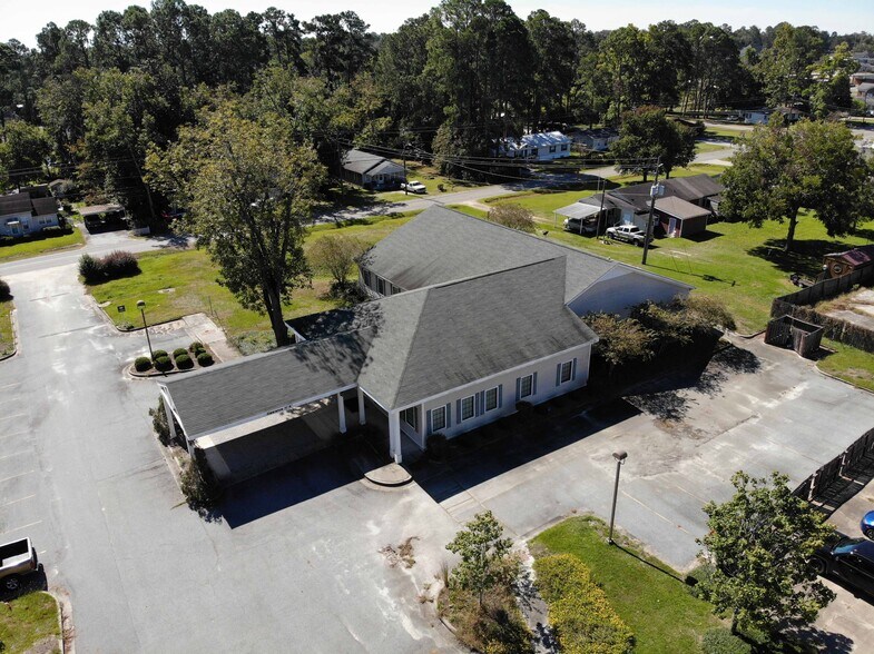 More Photos Of 354 E Washington Ave, Ashburn Healthcare For Sale