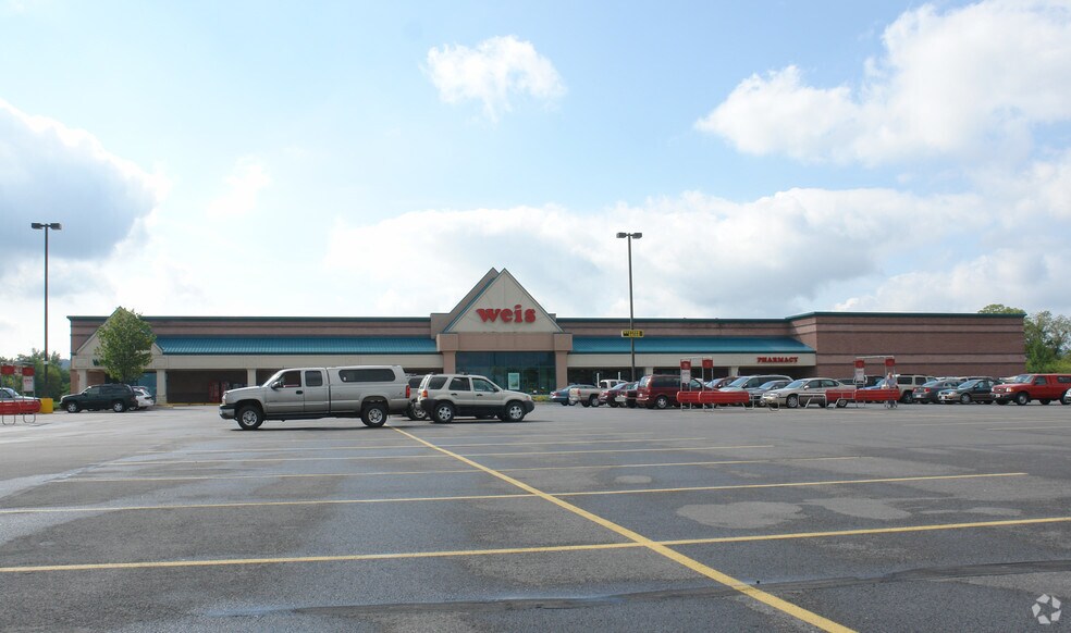 More Photos Of 1272-1274 E Pennsylvania St, Muncy Freestanding For Lease