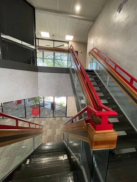 More Photos Of 4021A Ambassador Caffery Pky, Lafayette Office For Lease