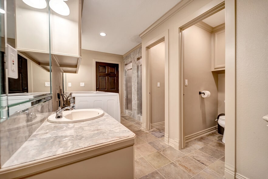 More Photos Of 5607 Sapp Rd, Conroe Lodge Meeting Hall For Sale