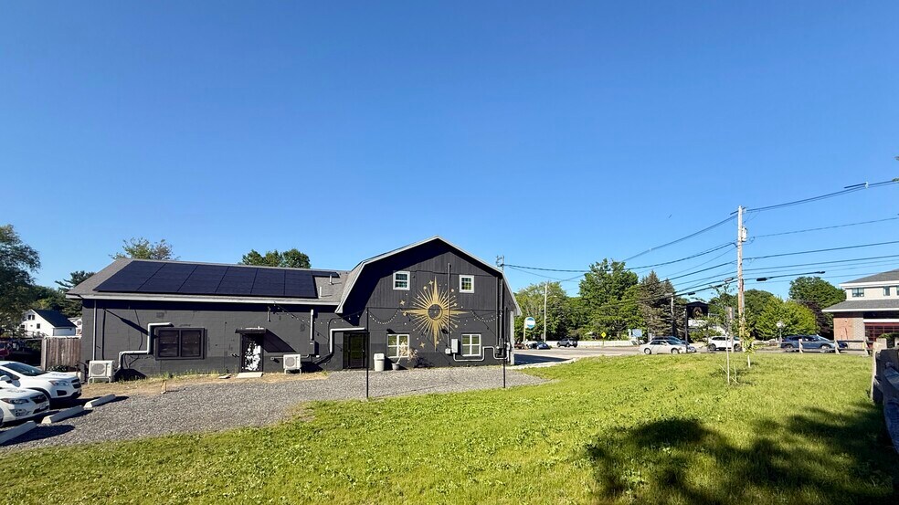 More Photos Of 1574 Post Rd, Wells Restaurant For Sale