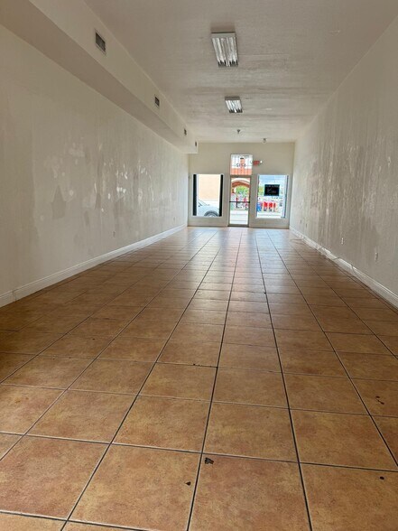 More Photos Of 6708-6716 W Flagler St, Miami Office For Lease