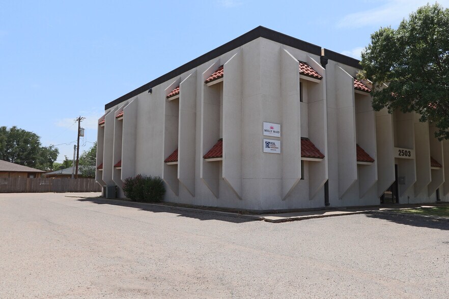 More Photos Of 2503 74th St, Lubbock Office For Lease