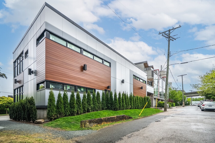 Primary Photo Of 3455 Victoria Dr, Vancouver Office For Lease