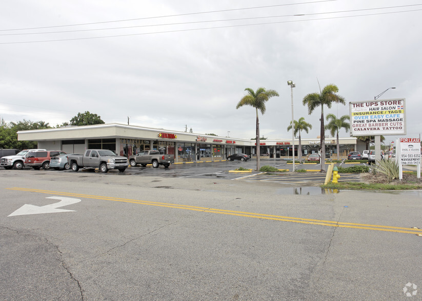 Primary Photo Of 300-320 E Oakland Park Blvd, Wilton Manors Storefront For Lease