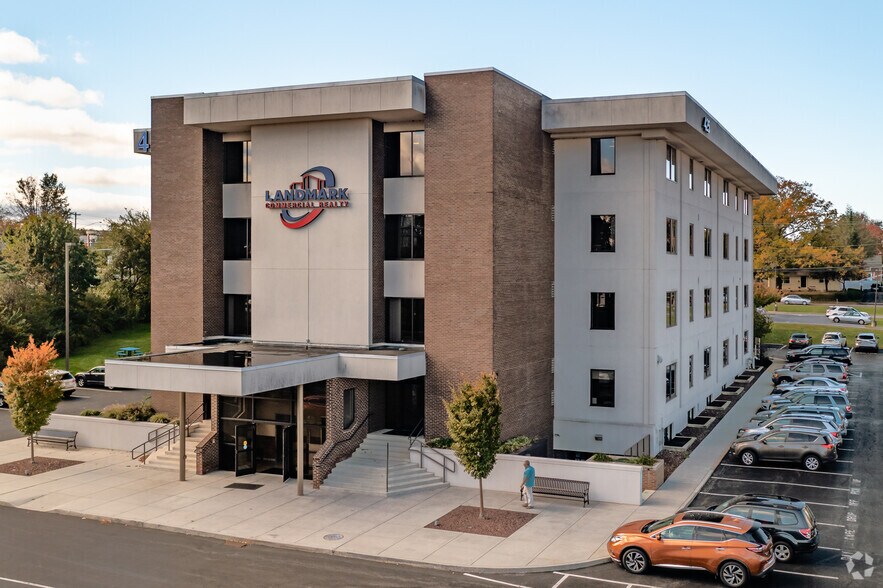 More Photos Of 425 N 21st St, Camp Hill Medical For Lease