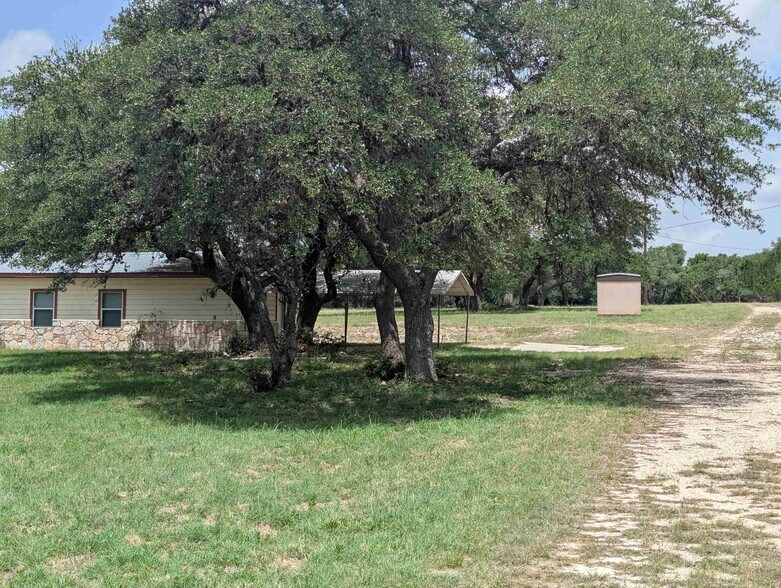 More Photos Of 1917 Main Street, Blanco Land For Sale