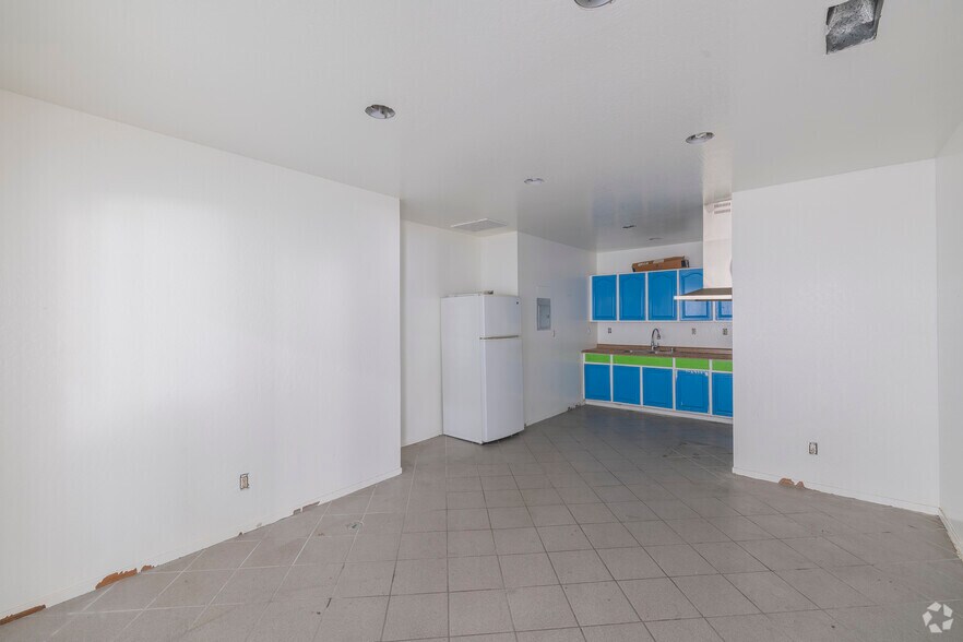 More Photos Of 380 Washington St, Oakland Unknown For Lease