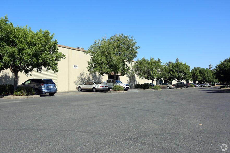 More Photos Of 5860 Alder Ave, Sacramento Warehouse For Lease