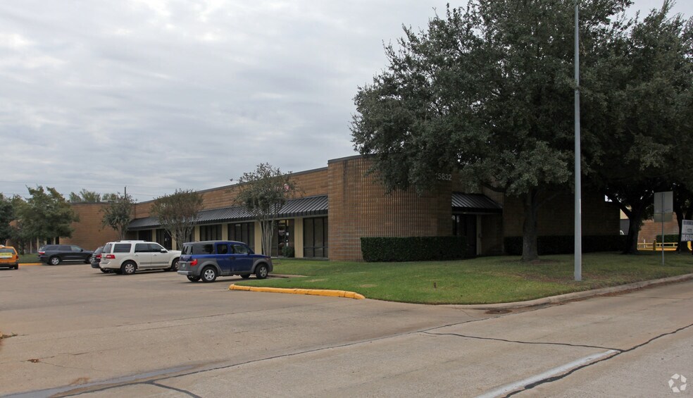 More Photos Of 15660 W Hardy Rd, Houston Unknown For Lease
