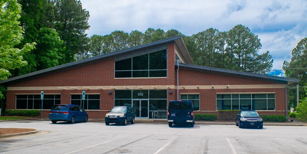More Photos Of 951 Heather Park Dr, Garner Office For Lease