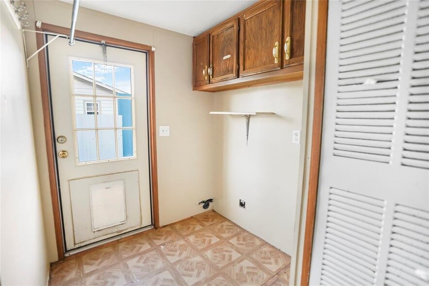 More Photos Of 13338 Elderberry Ln, Houston Industrial For Lease