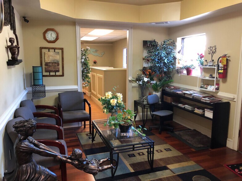 More Photos Of 188 Upper Riverdale Rd, Jonesboro Storefront Retail Office For Lease