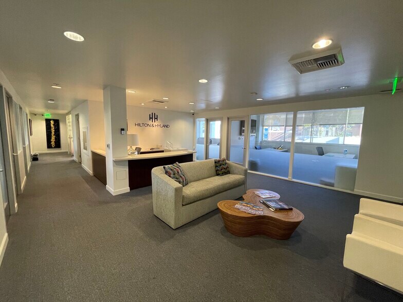 More Photos Of 270 N Canon Dr, Beverly Hills Office For Lease