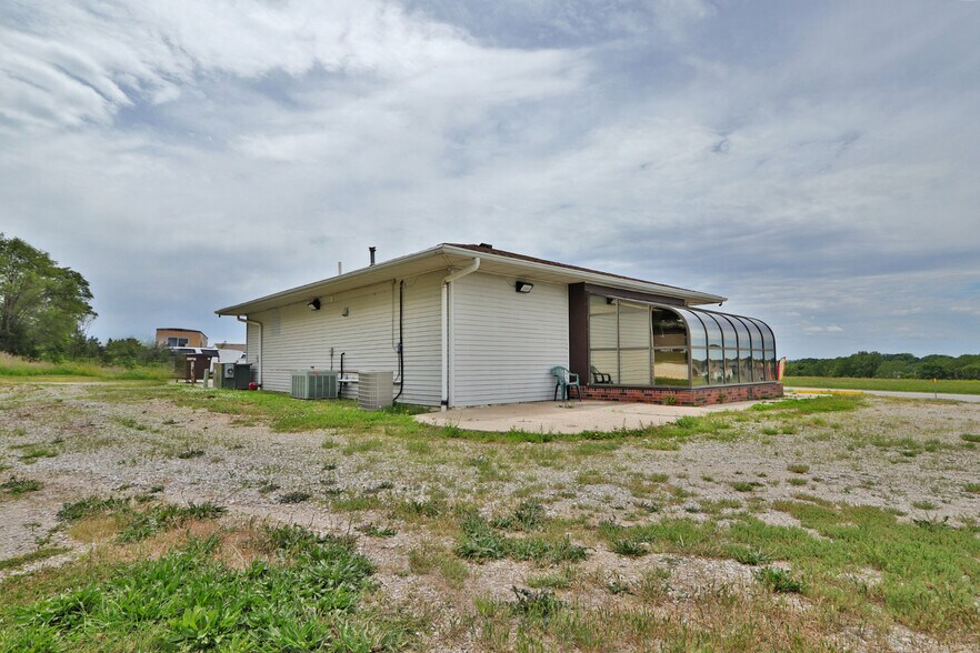 More Photos Of 472 12th St, Tecumseh General Retail For Sale