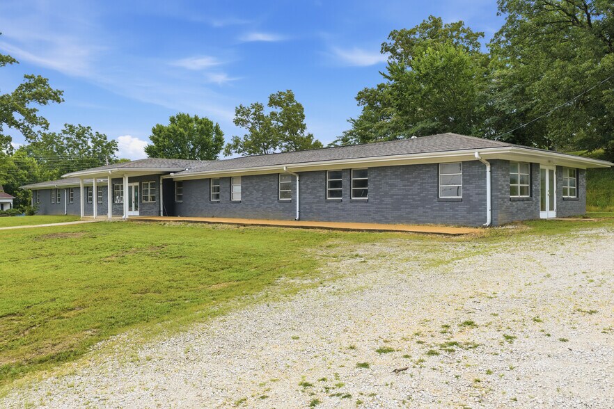 Primary Photo Of 105 Kentucky Ave S, Parsons Light Distribution For Sale