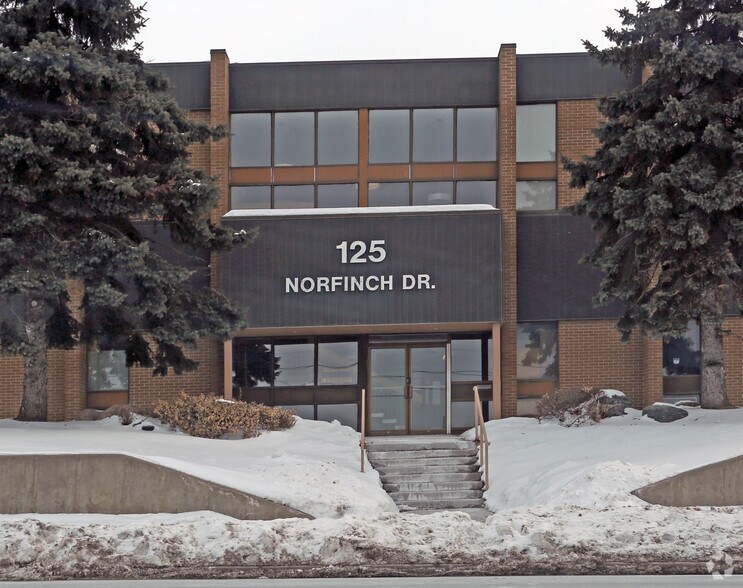 More Photos Of 125 Norfinch Dr, Toronto Light Manufacturing For Lease