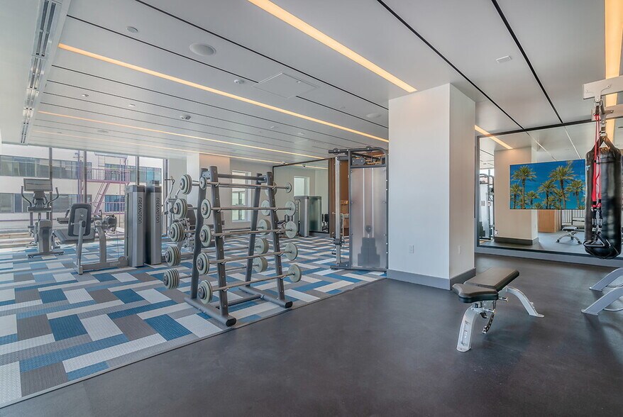 More Photos Of 6240 W Sunset Blvd, Los Angeles Apartments For Lease