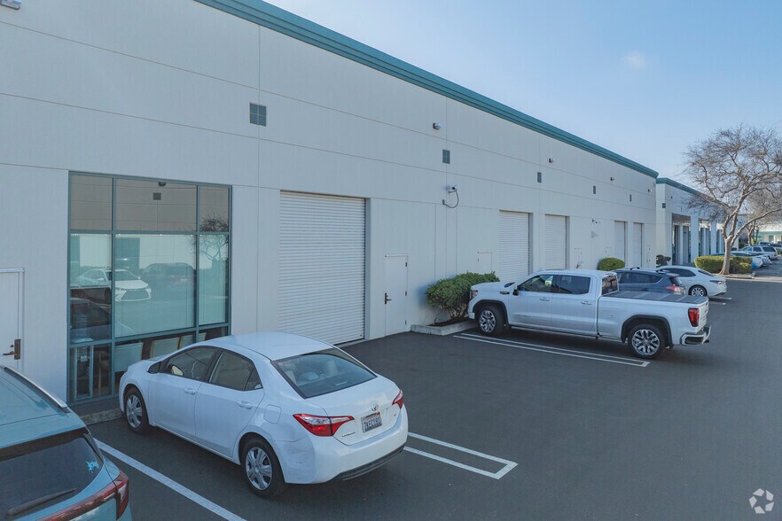 More Photos Of 121 Sand Creek Rd, Brentwood Research And Development For Lease