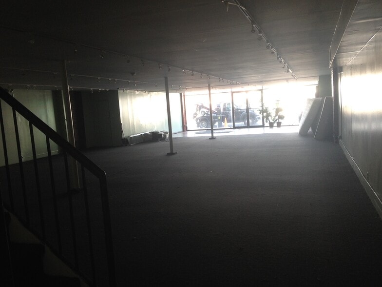 More Photos Of 2374-2378 Flatbush Ave, Brooklyn Storefront Retail Office For Lease