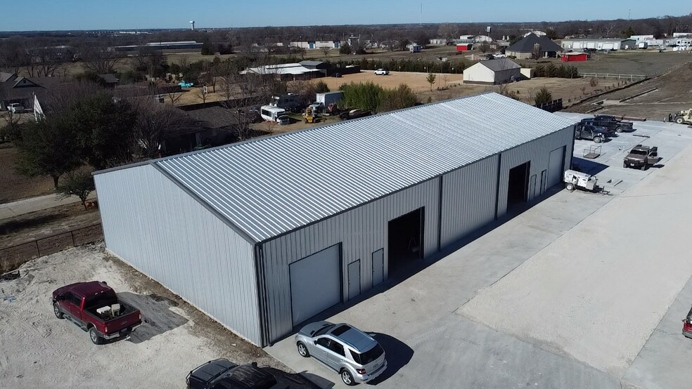 Primary Photo Of 450 County Road 278, Melissa Showroom For Lease