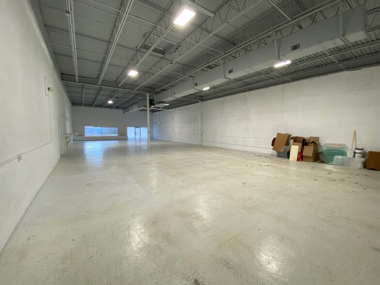 More Photos Of 3700-3758 SE Dixie Hwy, Stuart General Retail For Lease