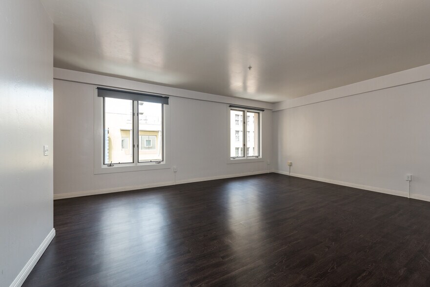 More Photos Of 1043-1045 6th Ave, San Diego Storefront Retail Residential For Sale