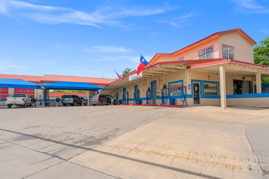 More Photos Of 506 Junction Hwy, Kerrville Carwash For Sale
