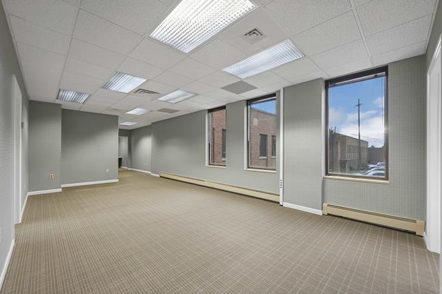 More Photos Of 414 E Walnut St, Green Bay Office For Sale