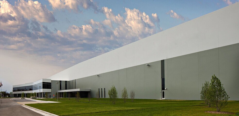 More Photos Of 2700 S Saginaw Rd, Midland Manufacturing For Sale