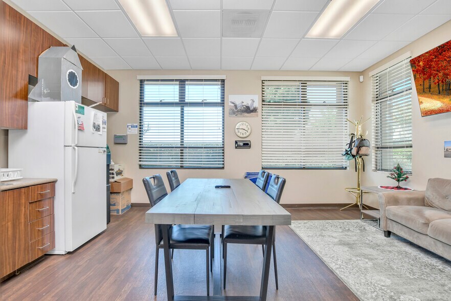 More Photos Of 85 Carol Ln, Oakley Medical For Lease