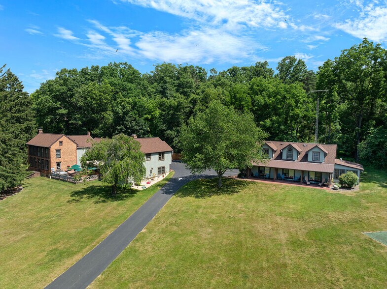 More Photos Of 40 Hospital Rd, Gettysburg Hotel For Sale