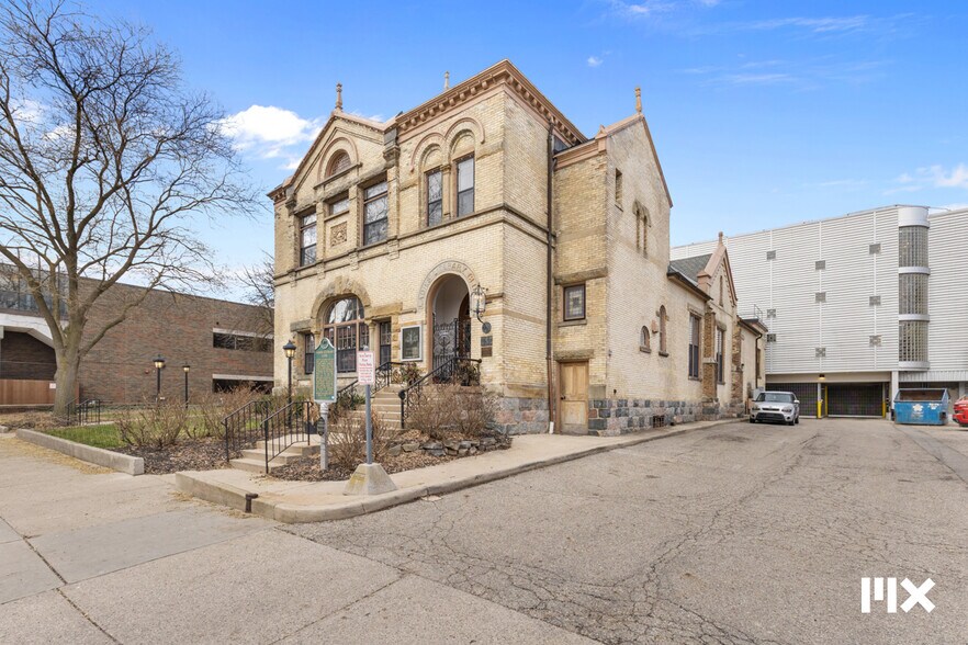 More Photos Of 61 Sheldon Blvd SE, Grand Rapids Office For Sale