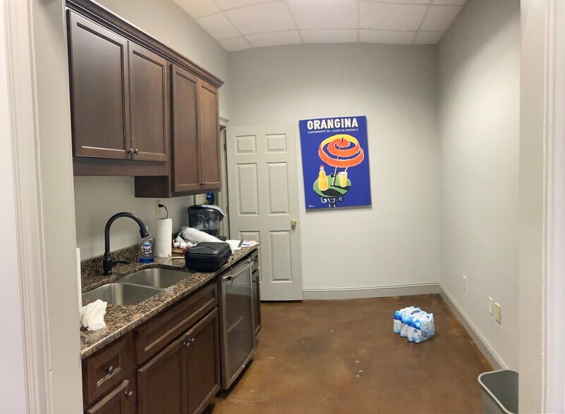 More Photos Of 470 Highway 155 S, McDonough General Retail For Sale